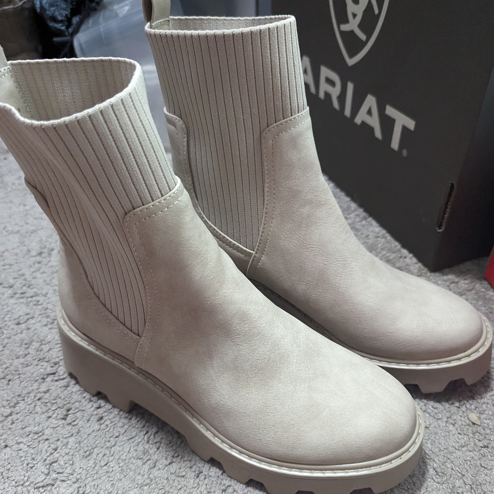Dolce Vita booties